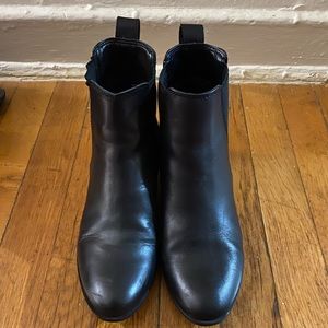 Steven Madden women Chelsea booties 6.5